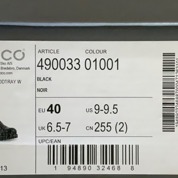 ECCO Modtray W black zip front black leather boot with rubber sole. - Picture 6 of 8